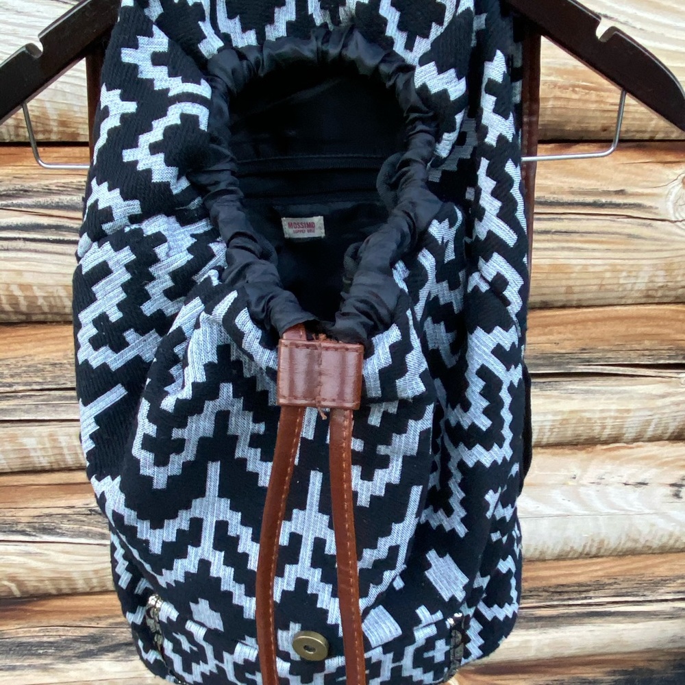 Nwot Print Backpack - image 4